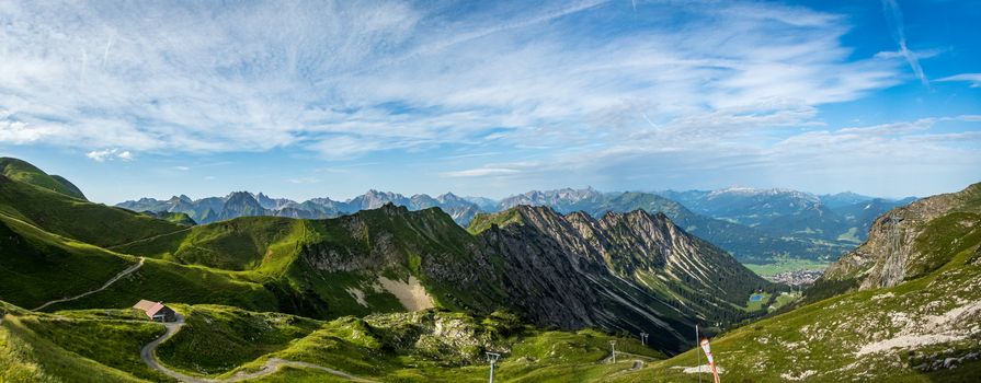 Fantastic panoramic hike from the Nebelhorn along the Laufbacher Eck via Schneck, Hofats and Oytal