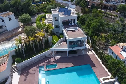 A small house with a swimming pool on the shores of the Mediterranean Sea. Accommodation in Spain.