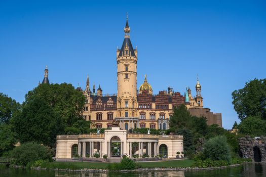 A photo of Schwerin Palace and its gardens