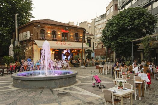 A much visited city area with local bars and tavernas, Ladadika means the shops that sell oil and its derivatives.