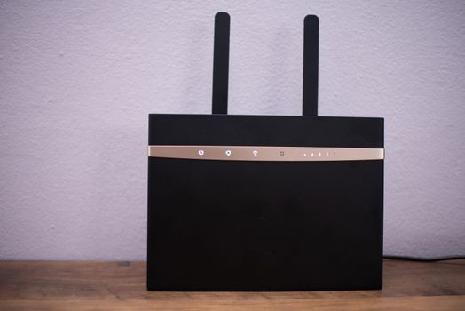 LTE router with aerial connecting to internet