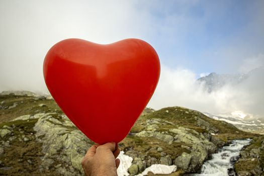 balloon heart in the alps