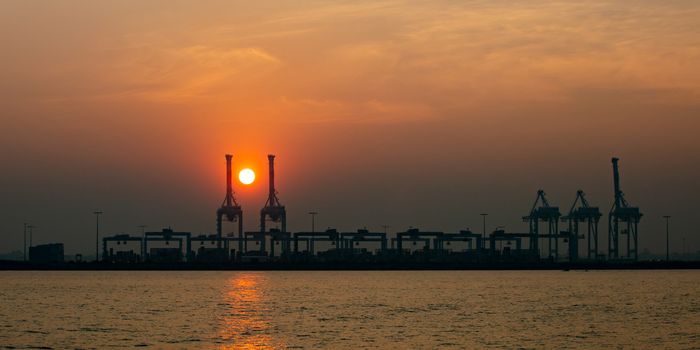 MELBOURNE, AUSTRALIA - JANUARY 3 2020: Smoke haze from East Gippsland bushfires envelops Port Melbourne and Port Philip Bay