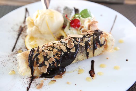 crepe with ice cream