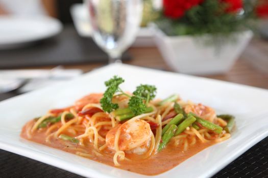 linguine pasta with shrimps in tomato sauce 
