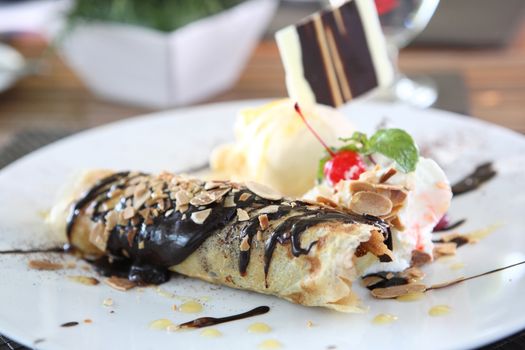 crepe with ice cream