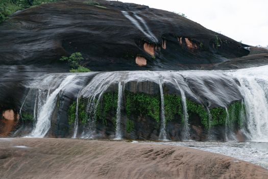 Tham Phra Seka Waterfall, Bueng Kan 