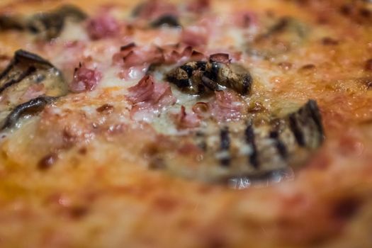 Pizza ham with grilled vegetables.