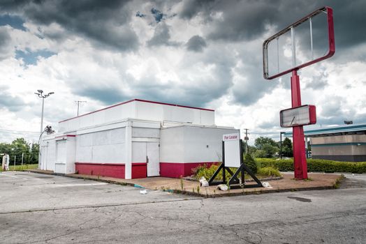 Horizontal shot of a fast food restaurant that is out of business due to the Pandemic.