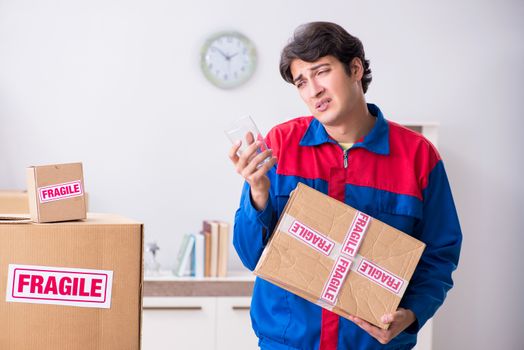 Transportation contractor with fragile boxes