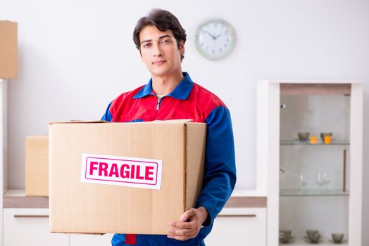 Transportation contractor with fragile boxes