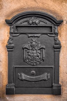 Front view of a retro style mailbox.