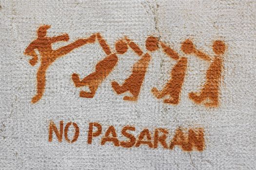 On a wall a message no globalization against the system.