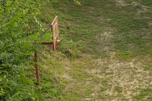 Place to play basketball in the park.