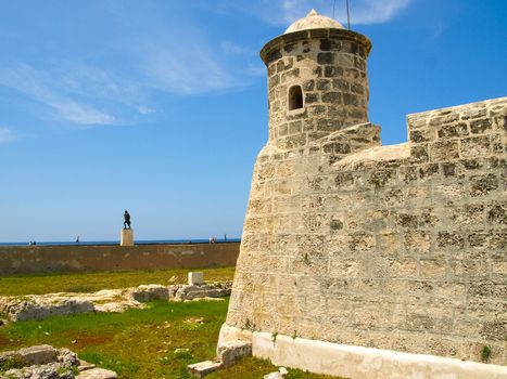 The defensive structure is a star fortress. Fort off the coast of Havana.