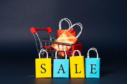 shopping cart and shopping bag, year-end sale, 11.11 singles day sale concept