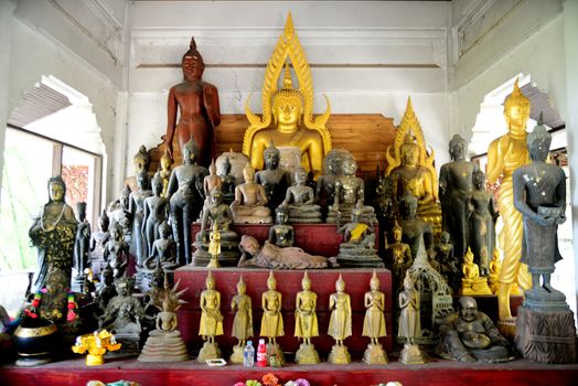 Phayao, Thailand – 21 December, 2019 : Gorup of old Buddha statue in Wat Analyo Thipayaram
, Phayao province, Thailand
