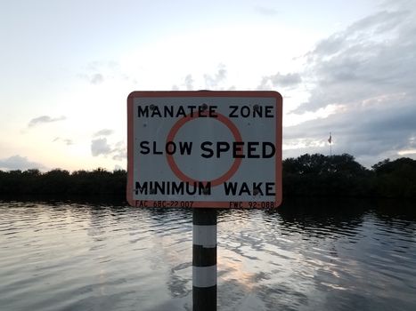 manatee zone slow speed minimum wake sign in Florida