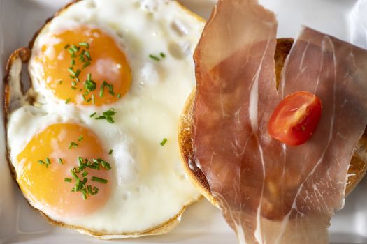 eggs sunny side up on rye bread