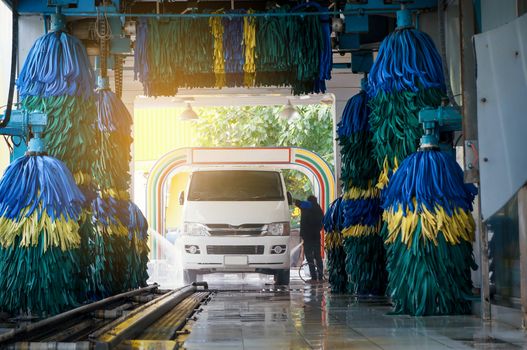 conservative automatic carwash machine with sunlight effect