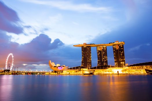Marina Bay, SINGAPORE - August 27, 2017 : Landscape view of at district skyline with morning at Marina Bay on August 27, 2017 district skyline with sunrise in morning at Marina Bay, Singapore