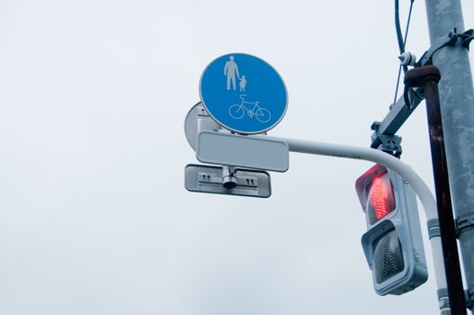 Shared path between pedestrians and bike traffic sign