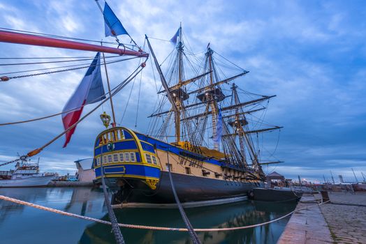 Several frigates carried this mythological name in the French Navy. Another Hermione was built under the First Empire at the Lorient arsenal by the company of the Crucy brothers. In 1793, the Hermione was engaged in the mouth of the Loire to support the republican troops against the Vendeans.