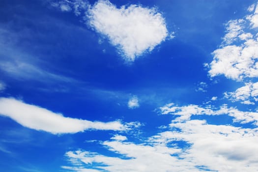 White cloud and blue sky with the beautiful of nature.