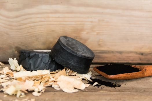 uses of activated carbon in cosmetics and medicine