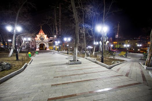 The Triumphal Arch of the Tsarevich in Vladivostok at night.