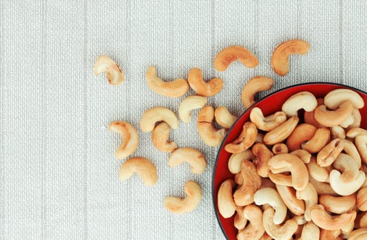 Cashew salt on a white cloth.