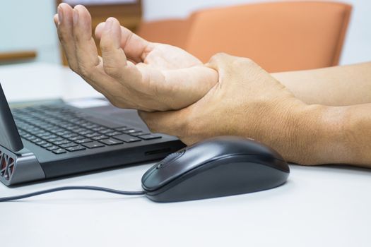 concept Tenosynovitis is the most common tendon inflammation of the wrist time of use of the personal computer or keyboard mouse 
