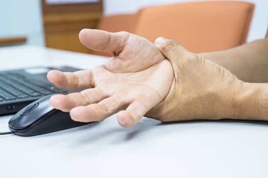 concept Tenosynovitis is the most common tendon inflammation of the wrist time of use of the personal computer or keyboard mouse 
