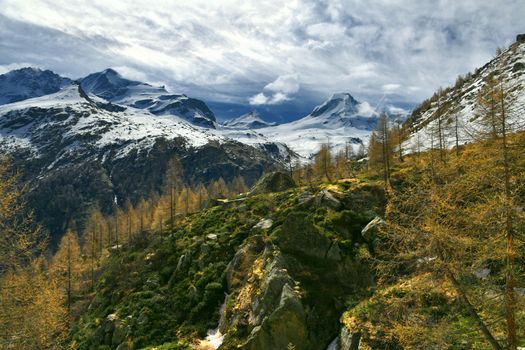 Overview of the Gran Paradiso massif, seen from the Valsavaranche