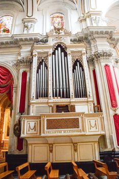 pipe organ in public places with free access