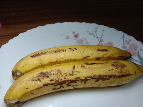 tasty and healthy banana bounce on plate