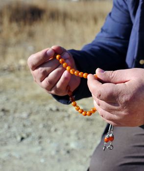 In Turkish culture, the rosary, rosary culture is lingering with the rosary in human hands,