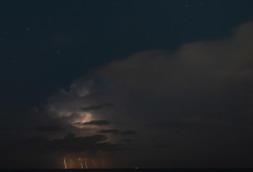 Lightning storm om Mediterranean Sea