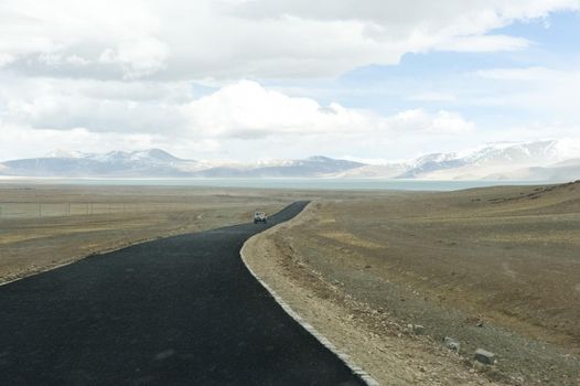 Asphalt road in Tibet. The track in the Himalayas.