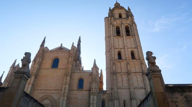 Low-angle horizontal shot of the facade of Segovia Cathedral