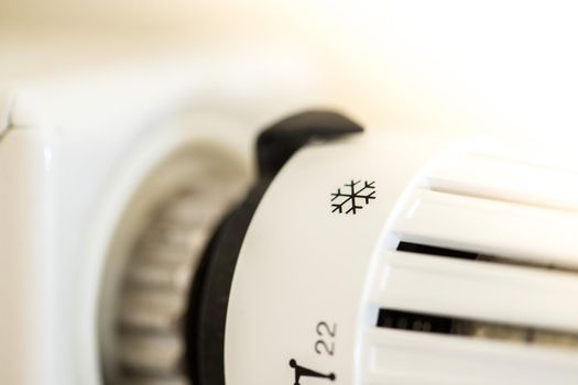 Close up picture of a heat regulator.