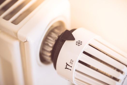 Close up picture of a heat regulator.