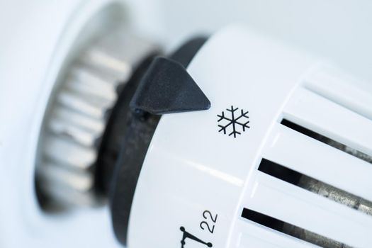 Close up picture of a heat regulator.