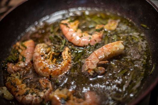 preparation of prawns and asparagus for contimento