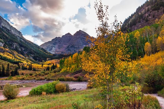 Maroon bells at autumn season in in Aspen Colorado, USA.