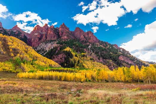 Maroon bells at autumn season in in Aspen Colorado, USA.