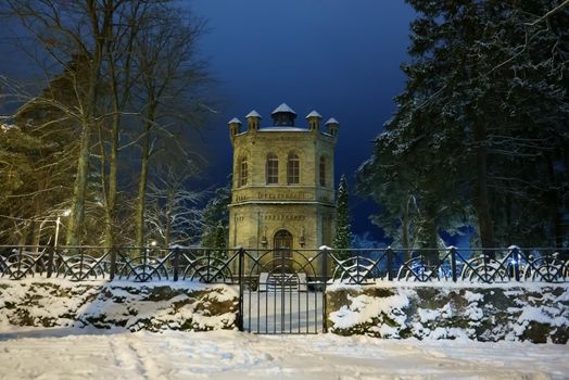 Kochide kabeli varemed ja perekonnakalmistu. Koch family chapel in Pirita, Tallinn.