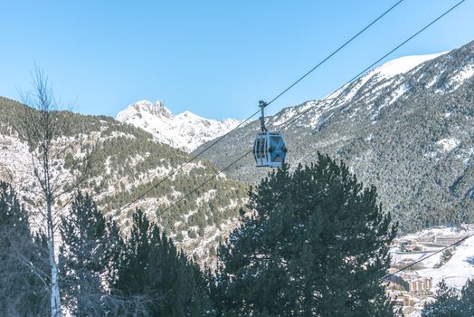 El Tarter, Andorra : 2021 January 11 :  Gondola lift at the Grandvalira ski station in El Tarter, Andorra in times of covid19 in winter 2021