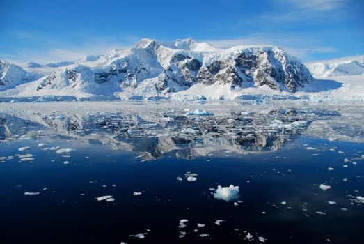 Sunny antarctic landscape