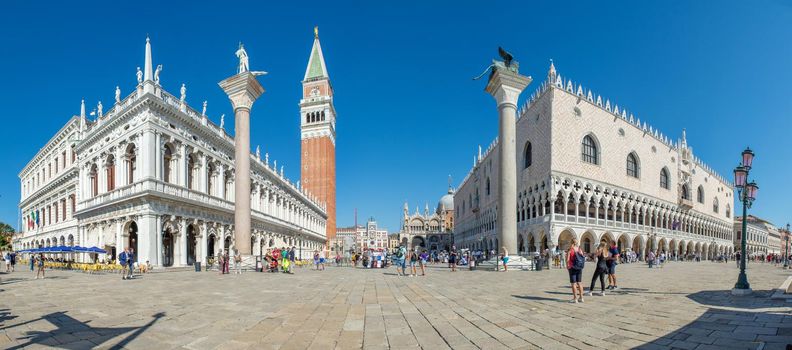 discovery of the city of Venice and its small canals and romantic alleys, Italy